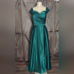 Top Dress Brand, Emerald ,Satin, Bridesmaids or Prom Dress. Size 8